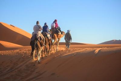 Tour por el desierto de 3 días a Marrakech vía Merouga-Erg Chebbi desde Fez Tour por el desierto de 3 días a Marrakech vía Merouga-Erg Chebbi desde Fez