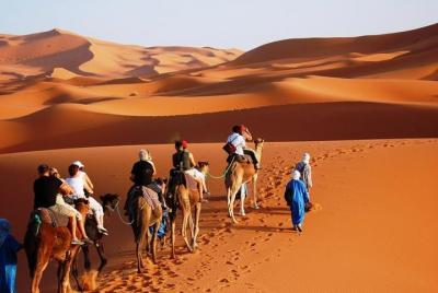 Tour de 3 días y 2 noches desde Marrakech hasta el desierto de Merzouga Tour de 3 días y 2 noches desde Marrakech hasta el desierto de Merzouga
