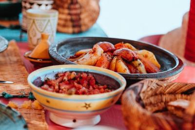 Cocina un rico Tagine, mientras impactas en Marruecos.
