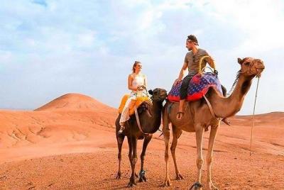 Excursión de un día al desierto de Agafay y las montañas del Atlas, con paseo en camello desde Marrakech