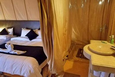 Paseo en camello y noche de acampada de lujo en Merzouga