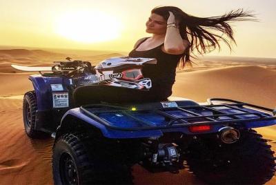 Paseo en quad en las dunas de arena Merzouga Erg Chebbi Desert