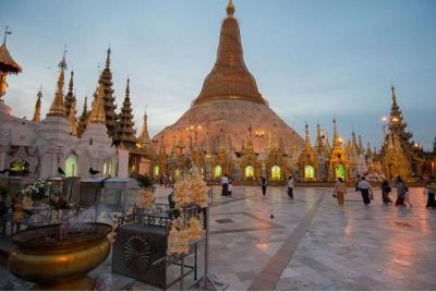 Tour de Templos y Cultura de Yangon de Día Completo con la Pagoda de Shwedagon