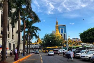 Paseo y paseo en Yangon Foodie Tour
