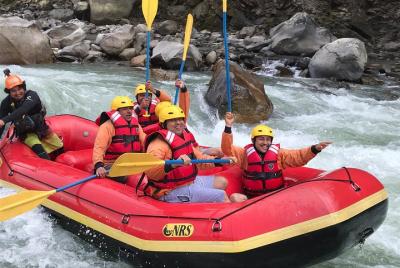 Rafting en aguas bravas de 1 día en el río Bhotekoshi