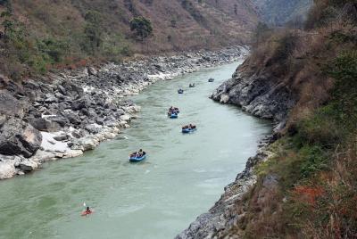 Aventura de rafting de día completo en el río Trishuli desde Katm