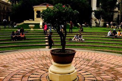 Tour al Jardín de los sueños y compras en Thamel