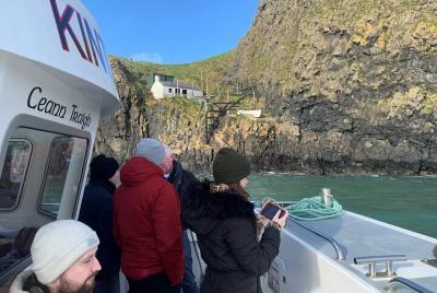 Desde Belfast: tour por tierra y mar de la Calzada del Gigante Desde Belfast: tour por tierra y mar de la Calzada del Gigante