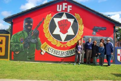 Mural político Belfast Tour oficial en taxi negro 2 horas Mural político Belfast Tour oficial en taxi negro 2 horas