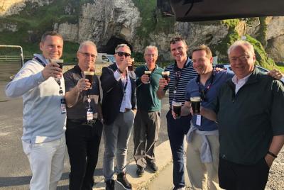 Belfast Executive Black Taxi Tour, conduzca a través de la brecha, Belfast segragated, Belfast Executive Black Taxi Tour, conduzca a través de la brecha, Belfast segragated,