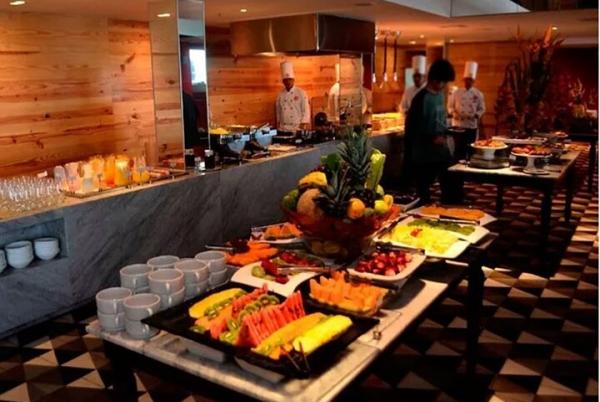 : Almuerzo Buffet en el Restaurante Mangos Larcomar Lima