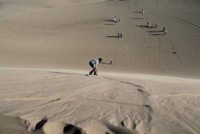 Aventura en Tubulares y Sandboard en Paracas