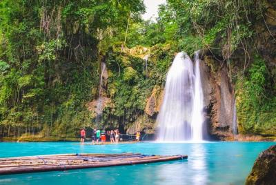 Excursión para grupos pequeños de día completo a las Islas Moalboal y las cataratas Kawasan desde Cebú Excursión para grupos pequeños de día completo a las Islas Moalboal y las cataratas Kawasan desde Cebú