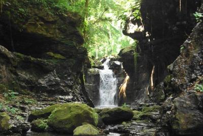 Hidden Valley Springs con almuerzo de Manila