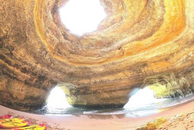 Recorrido de 1,5 horas en kayak por la cueva de Benagil