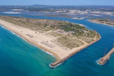 Tavira Tuk Tuk Tour: tour con almuerzo y transporte a la playa in