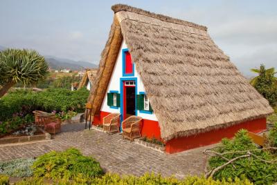 Tour de un día en grupo pequeño por Madeira East Island desde Fun