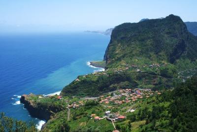 Excursión a la zona este de la isla de Madeira con caminata en le
