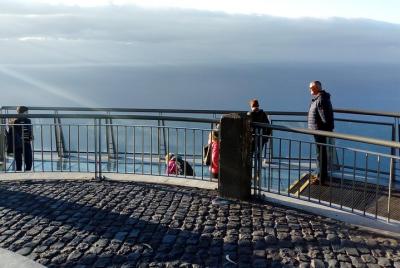 Tour de medio día por el oeste de Madeira: piscinas de lava y cas