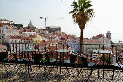 Paseo de descubrimiento autoguiado en Lisboa: secretos de los bar