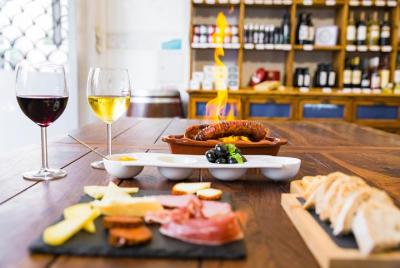 Recorrido gourmet vinícola y gastronómico para grupos pequeños en