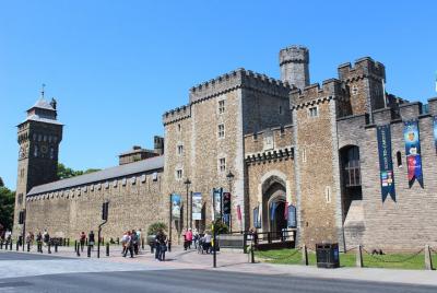 Visita privada de un día a Doctor Who por el sur de Gales: ¡Castillos, Cardiff y Doctor Who! Visita privada de un día a Doctor Who por el sur de Gales: ¡Castillos, Cardiff y Doctor Who!