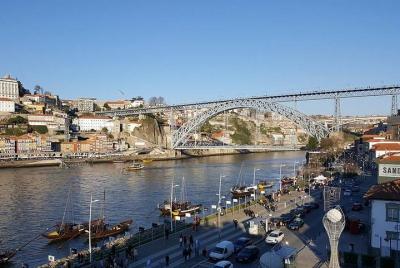 Excursión para grupos pequeños en Oporto con bodegas y cata de vi
